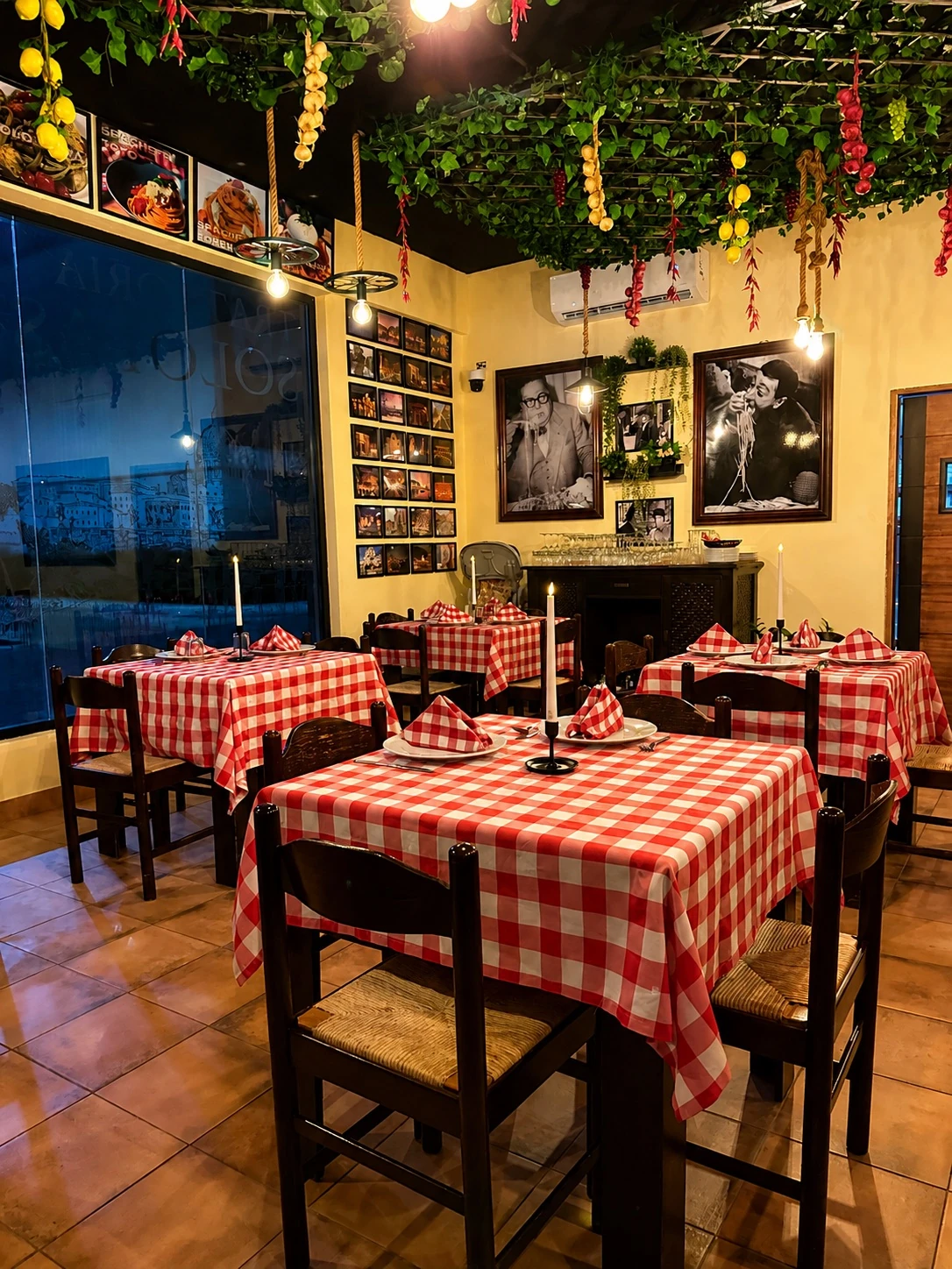Mesas y ambiente de Trattoria SoloPasta